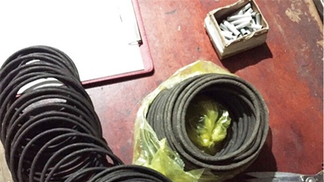 83 kg thuốc nổ, kíp nổ vận chuyển trái phép trên xe khách