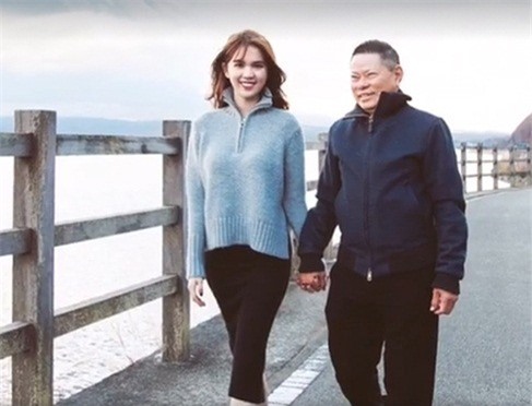 Ngọc Trinh - Hoàng Kiều: Con trai tỷ phú ủng hộ cha?