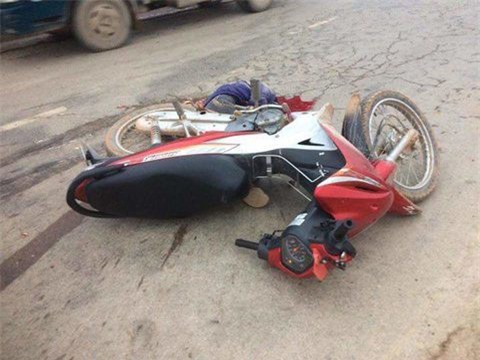 Đi bán hàng Tết, thiếu nữ 16 tuổi bị ô tô tải cán tử vong