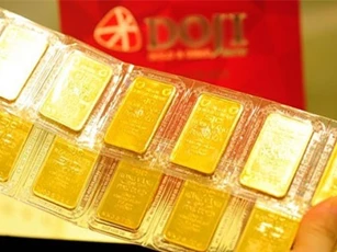 Giá vàng hôm nay 25/1: Neo cao trên đỉnh do tích trữ cuối năm?