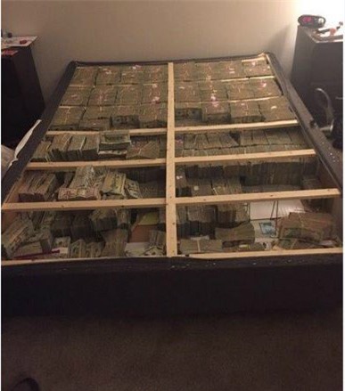 Giấu 20 triệu USD tiền lừa đảo đa cấp trong nệm lò xo