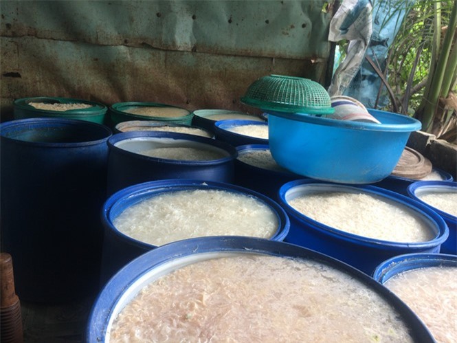 Kinh hoàng 2 tấn da heo làm giò chả dùng hóa chất tẩy trắng