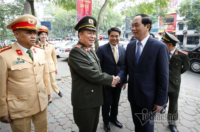 Chủ tịch nước Trần Đại Quang chúc Tết lực lượng CSGT Thủ đô