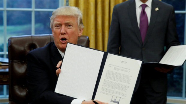 Tổng thống Donald Trump xây tường biên giới, Mexico lên án