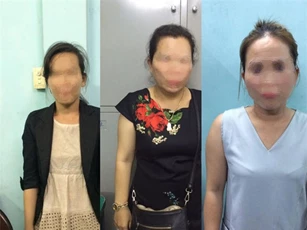 Bắt "nóng" băng nhóm móc túi khách ở đường hoa Nguyễn Huệ