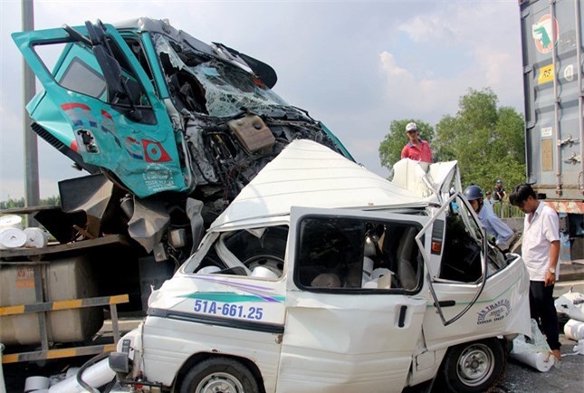 Cả nước xảy ra 36 vụ tai nạn giao thông ngày mùng 1 Tết