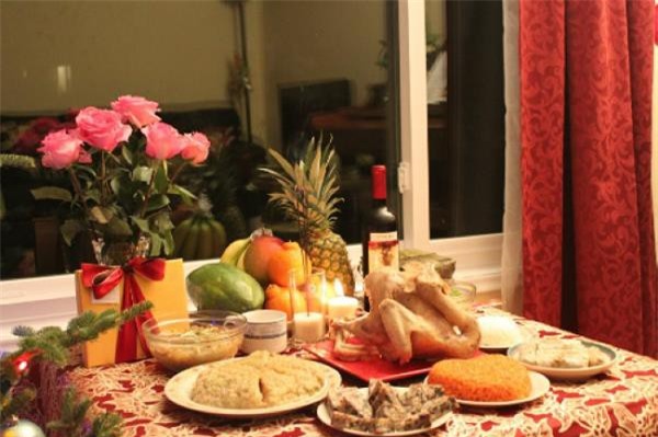 Mâm cúng mùng 1 tết cần những gì?