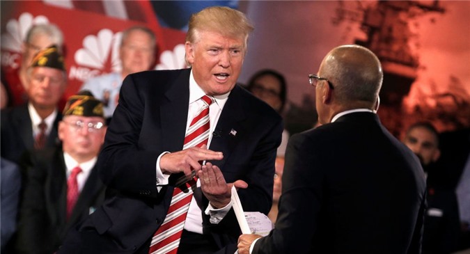 Tổng thống Donald Trump chỉ trích kịch liệt truyền thông Mỹ