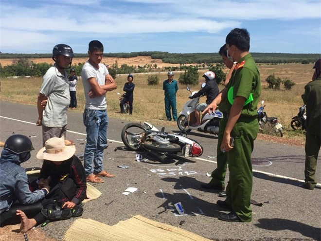 Xe máy tông nhau kinh hoàng ngày mùng 1 Tết, 2 người thiệt mạng