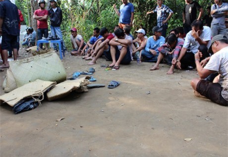 Cảnh sát bắt gọn 29 đốt tượng đang say sưa đá gà ăn tiền