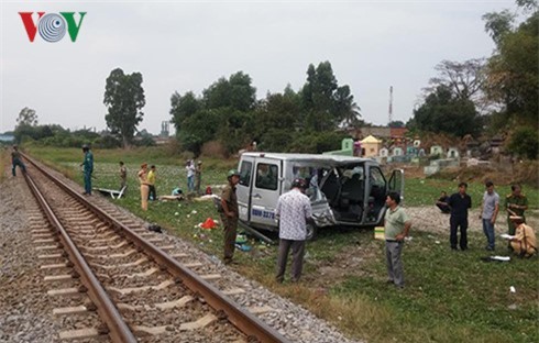 Tàu hỏa tông ôtô ở Đồng Nai, ít nhất 3 người thiệt mạng