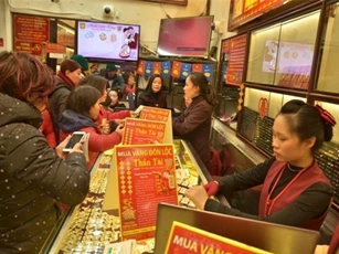 Vàng SJC tăng không tưởng ngay phiên khai xuân