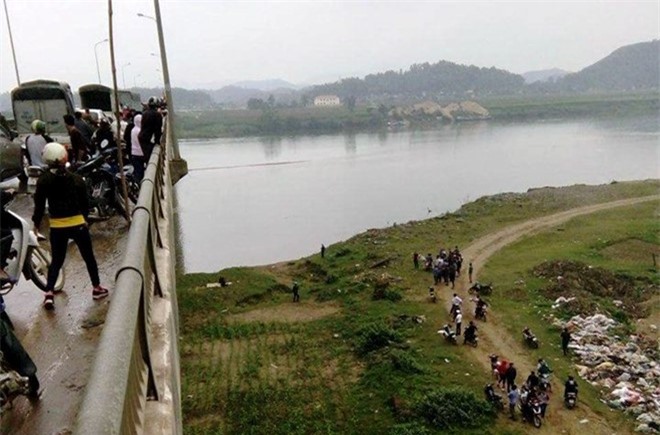 Vụ xe tải tông chết 3 người trên cầu: Tạm giữ hình sự lái xe