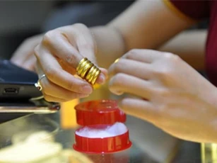 Mua vàng ngày thần tài để làm gì?