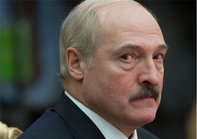 Tổng thống Belarus tuyên bố không cho phép "ném đá" người Nga