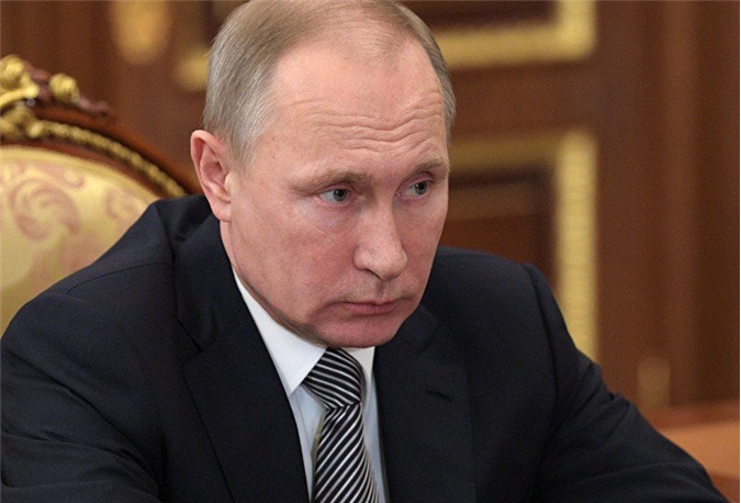 Tổng thống Putin dự báo tiền lương Nga tăng vào năm 2017