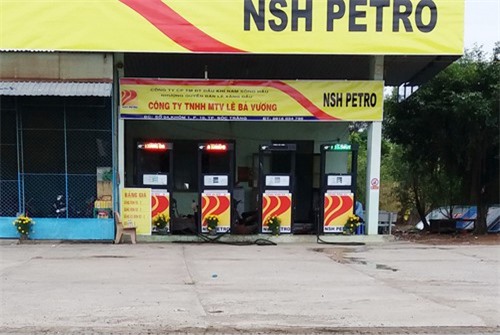 Truy tìm nhóm côn đồ chém trọng thương Trung tá Công an