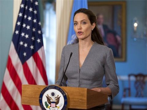 Angelina Jolie phản đối chính sách cấm nhập cư của ông Trump