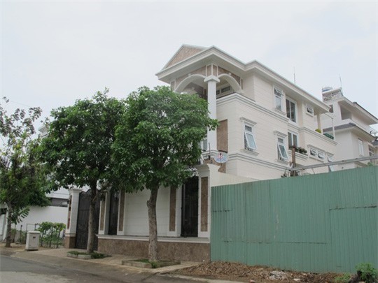 Đại gia du xuân, trộm đột nhập biệt thự phá két cuỗm tài sản