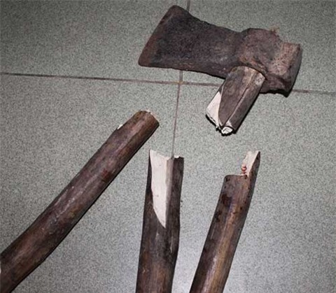 Dùng búa đánh chết người tình rồi uống thuốc độc tự vẫn