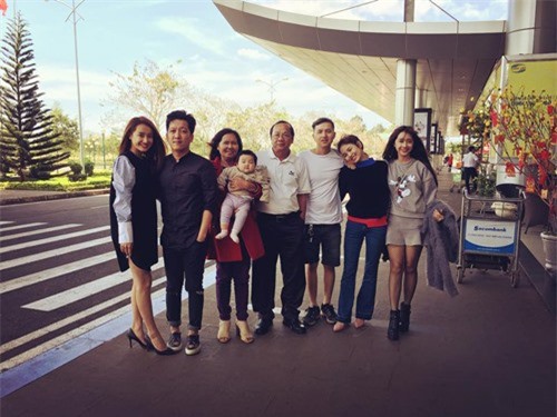 Lộ chuyện Trường Giang về quê bạn gái Nhã Phương ăn Tết