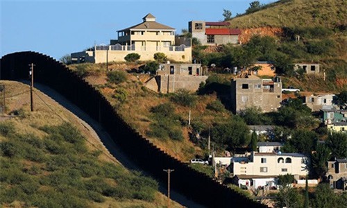 Mỹ muốn xây xong tường ngăn ở biên giới với Mexico trong 2 năm