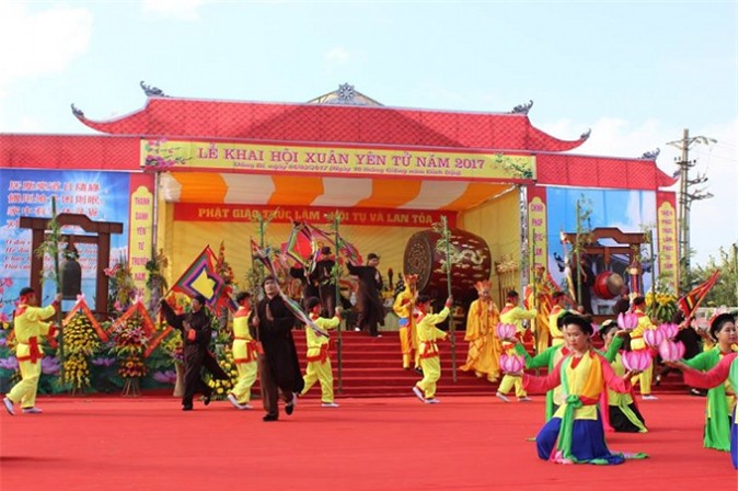 Hàng vạn du khách dự lễ khai hội Xuân Yên Tử 2017