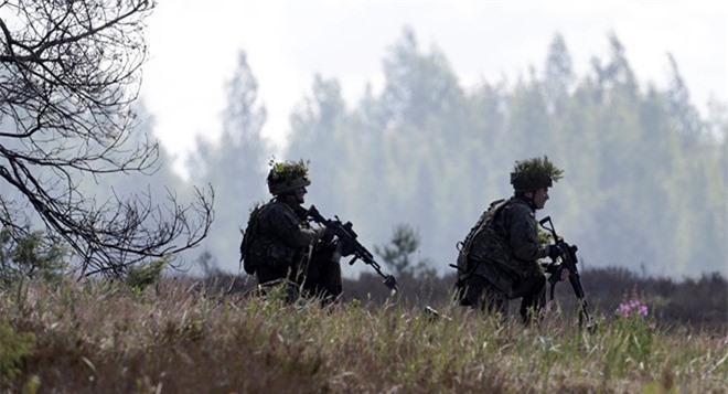 NATO huấn luyện quân đội Iraq vô hiệu hóa bom của IS