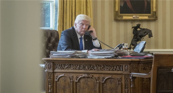 Ông Trump và Poroshenko điện đàm thảo luận căng thẳng ở Donbass