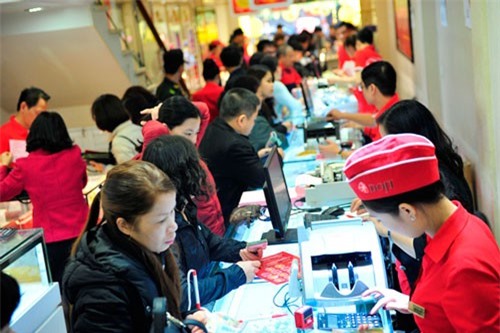 Vàng SJC gây sốc ngày vía Thần Tài