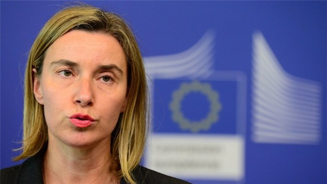 Đông Ukraine bùng phát bạo lực, EU quyết cứng rắn với Nga