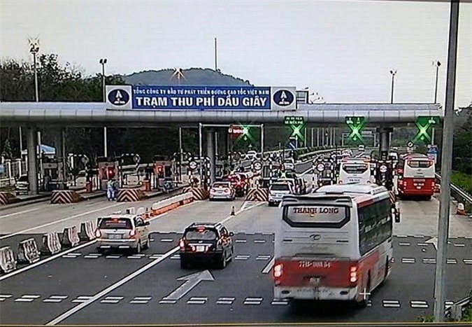 Hết Tết, lượng xe lưu thông trên các tuyến cao tốc lớn vẫn tăng kỷ lục