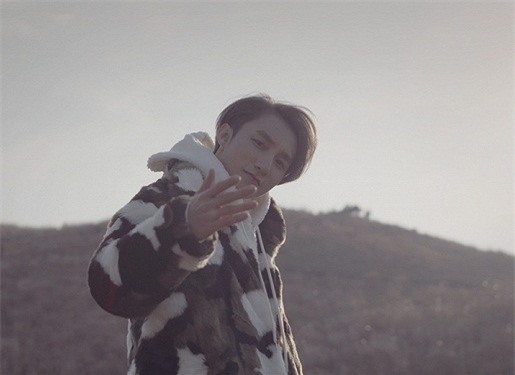 Sơn Tùng M-TP "thả thính" fan trong MV "Nơi này có anh"