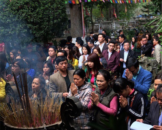 Bộ Công Thương thừa nhận cán bộ đi lễ chùa trong giờ làm việc