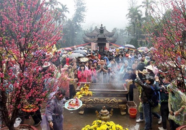 Bộ Tài chính: Cấm cán bộ du xuân, đi lễ hội trong giờ làm việc