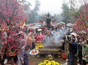 Bộ Tài chính: Cấm cán bộ du xuân, đi lễ hội trong giờ làm việc