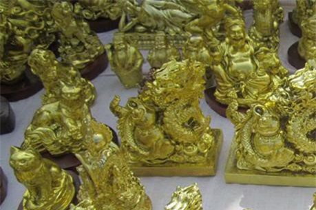 Giám đốc người Nhật buôn lậu 7 pho tượng vàng qua sân bay