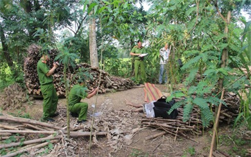 Điều tra xác chết người đàn ông cùng hung khí và thư tuyệt mệnh