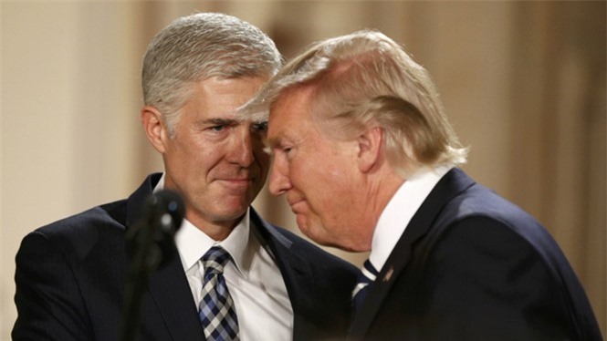 Ứng viên thẩm phán toà tối cao Mỹ bất ngờ chỉ trích Trump