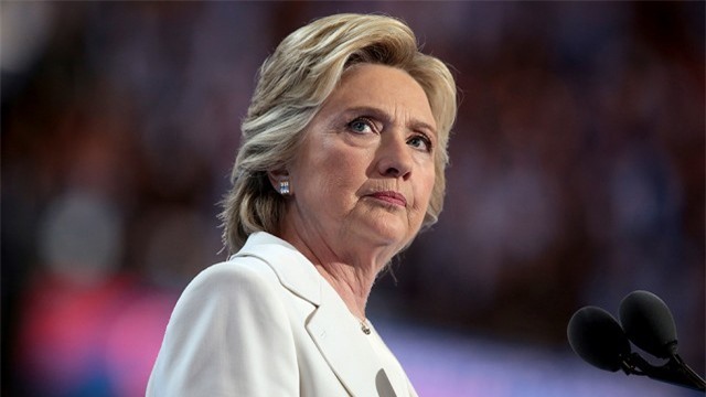 Bà Clinton bình luận "bí ẩn" sau khi Tổng thống Trump thua kiện