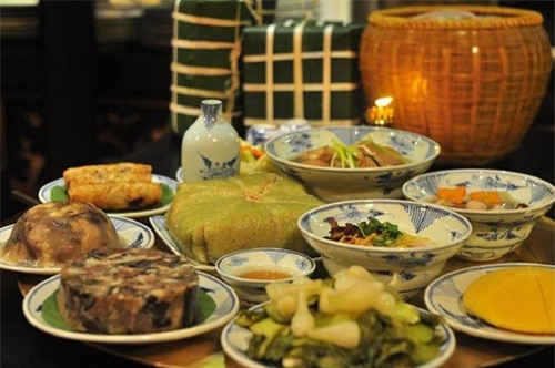 Cúng Rằm tháng Giêng ở nhà hay lên chùa?