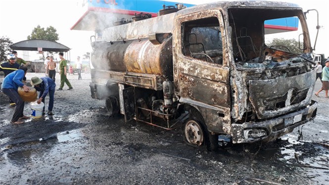 Lái xe cháy ra khỏi cây xăng: Phút kinh hoàng qua lời kể nhân chứng