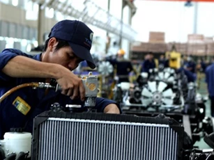 Sản xuất công nghiệp cả nước tăng thấp trong tháng đầu năm