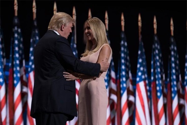 Tổng thống Donald Trump ngưỡng mộ cô con gái xinh đẹp