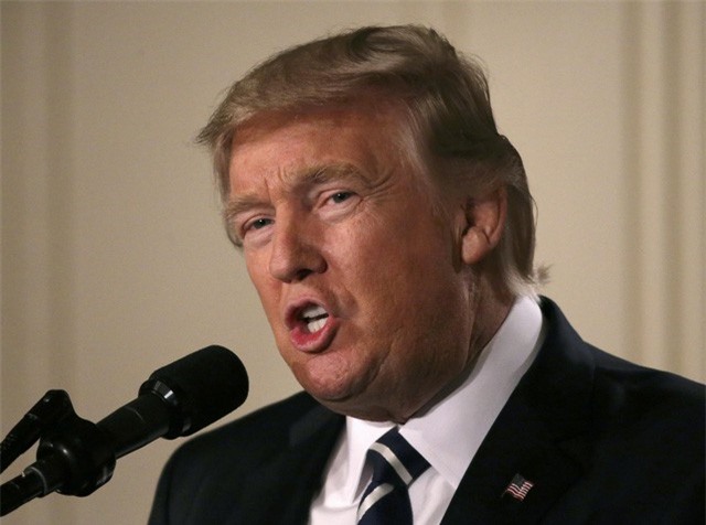 Tổng thống Trump hứa cắt giảm chi phí xây tường biên giới với Mexico