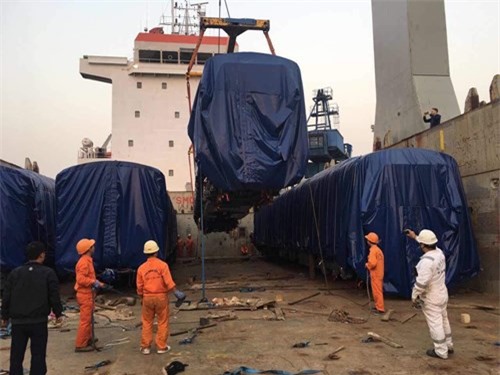 Đầu máy, toa tầu Cát Linh -  Hà Đông cập cảng Hải Phòng