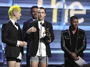 Grammy 2017: Những tình tiết gây sốc