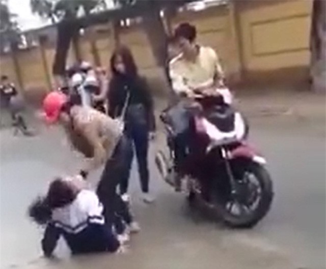 Tiết lộ nguyên nhân nữ sinh bị hành hung ở Hà Tĩnh