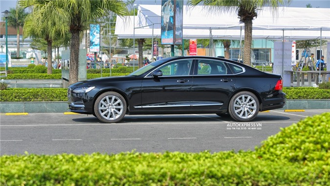 Trải nghiệm nhanh sedan hạng sang Volvo S90