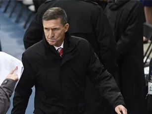 Trước khi từ chức, Michael Flynn bị nghi nhận tiền từ Nga